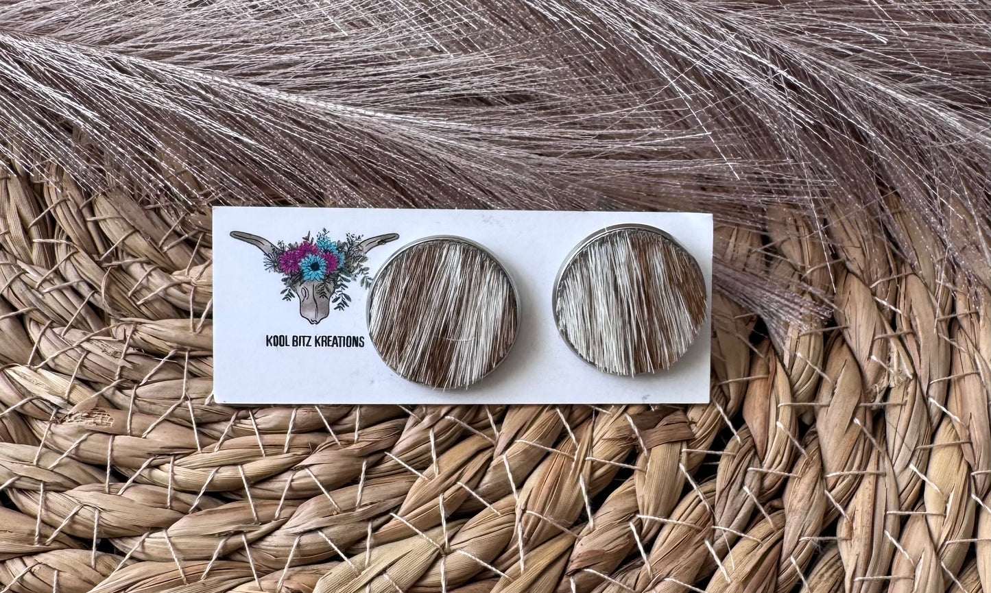 20mm Cowhide Stud