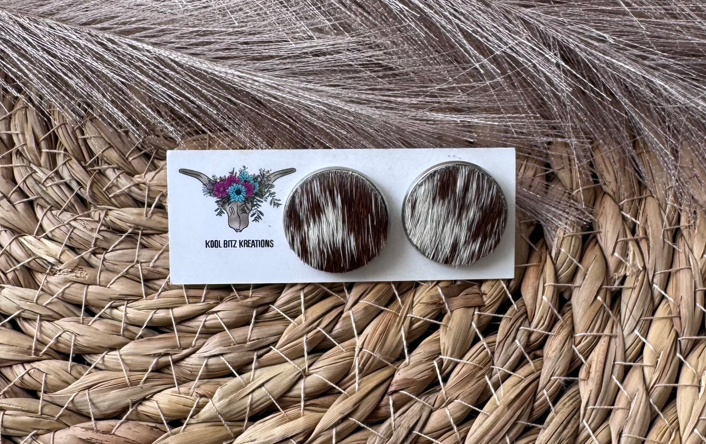 20mm Cowhide Stud