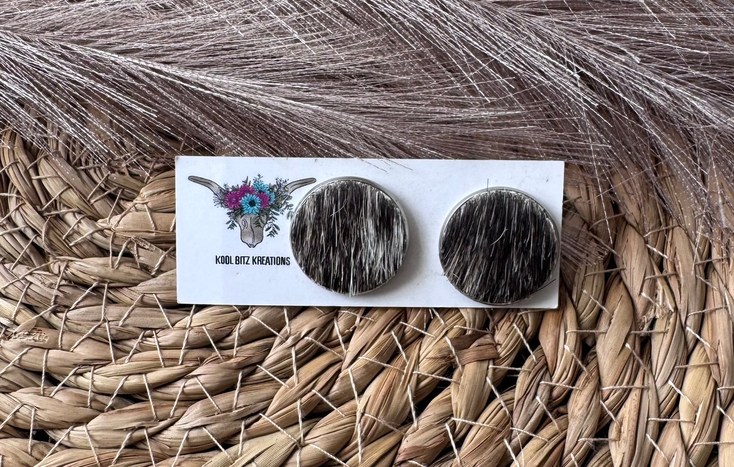 20mm Cowhide Stud