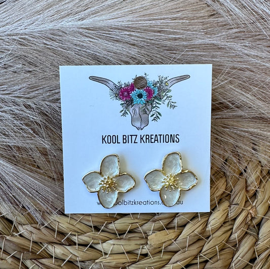 White Flower Stud
